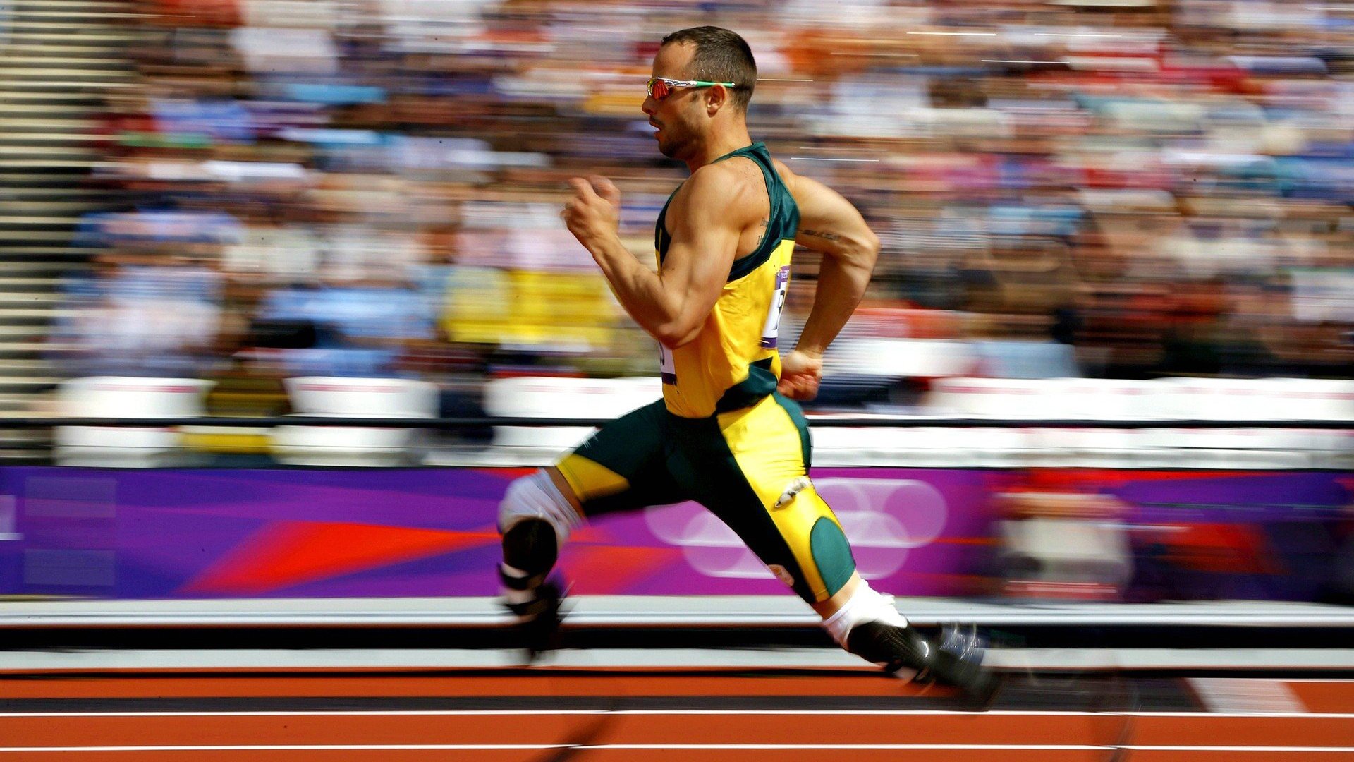 乔治发表赛场瞬间视频成爆点，乔治霸气视频完整版